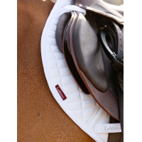 LeMieux vierkante schokdempende Close Contact Self-Cool zadeldek Wit