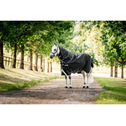 Horseware Rambo 1680D Turnout Plus 100g deken Zwart / storm / zilvergrijs Horseware Rambo 1680D Turnout Plus 100g deken Zwart / storm / zilvergrijs