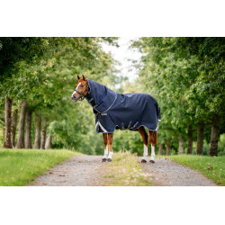 Horseware Rambo 1680D Turnout Plus 100g deken Marine / onweer / zilvergrijs Marineblauw Horseware Rambo 1680D Turnout Plus 100g deken Marine / onweer / zilvergrijs Marineblauw
