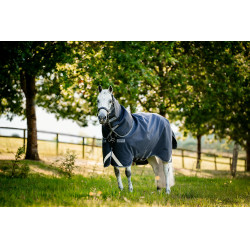Horseware Rambo 1680D Turnout Plus 100g deken Marine / onweer / zilvergrijs Marineblauw Horseware Rambo 1680D Turnout Plus 100g deken Marine / onweer / zilvergrijs Marineblauw