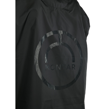 Lange regenjas Montar MoRianne zwart logo Lange regenjas Montar MoRianne zwart logo