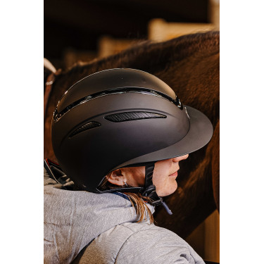 Equithème Agris helm met brede klep Zilverzwart Equithème Agris helm met brede klep Zilverzwart
