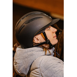 Equithème Agris helm met brede klep Zilverzwart Equithème Agris helm met brede klep Zilverzwart