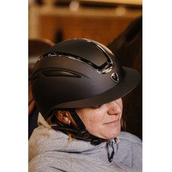 Equithème Agris helm met brede klep Zilverzwart Equithème Agris helm met brede klep Zilverzwart