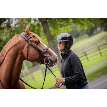 Pénélope matte helm met lange klep Pénélope matte helm met lange klep