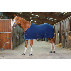 Fleece deken Riding World met kruissingels 230g Fleece deken Riding World met kruissingels 230g