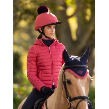 LeMieux Klassieke muts met afneembare pompon Veenbes Roze LeMieux Klassieke muts met afneembare pompon Veenbes Roze