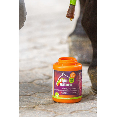 Hoefolie Equinatura met kwast 450 mL Hoefolie Equinatura met kwast 450 mL