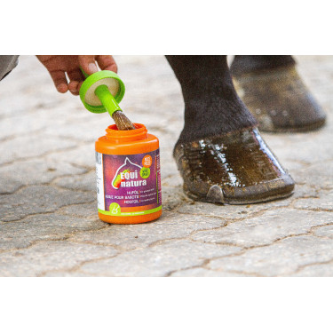 Hoefolie Equinatura met kwast 450 mL Hoefolie Equinatura met kwast 450 mL