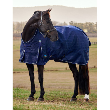 Deken Weatherbeeta ComFiTec Prelim Turnout 220 g Gebreide marineblauwe plaid met reliëf Deken Weatherbeeta ComFiTec Prelim Turnout 220 g Gebreide marineblauwe plaid met reliëf
