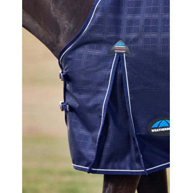 Deken Weatherbeeta ComFiTec Prelim Turnout 220 g Gebreide marineblauwe plaid met reliëf Deken Weatherbeeta ComFiTec Prelim Turnout 220 g Gebreide marineblauwe plaid met reliëf
