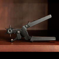 Extra sterke perforatietang Grooming Deluxe van Kentucky Zwart Extra sterke perforatietang Grooming Deluxe van Kentucky Zwart