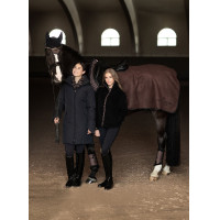 Vierkante fleece-zadeldekje Equestrian Stockholm Zwarte editie