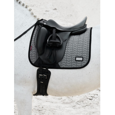 LeMieux Aspen Square dressuurzadeldek Chevronpatroon LeMieux Aspen Square dressuurzadeldek Chevronpatroon