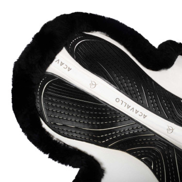 Springdeken Numnah met gelgrip aan beide zijden en volledige schapenvacht rand Acavallo Wit / zwart