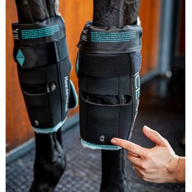 Horseware Ice-Vibe kniebeschermers Zwart / aqua Horseware Ice-Vibe kniebeschermers Zwart / aqua