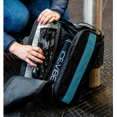 Horseware Ice-Vibe kniebeschermers Zwart / aqua Horseware Ice-Vibe kniebeschermers Zwart / aqua