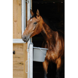 Hippotonic voederbak met haken en handvat Donkergrijs Hippotonic voederbak met haken en handvat Donkergrijs