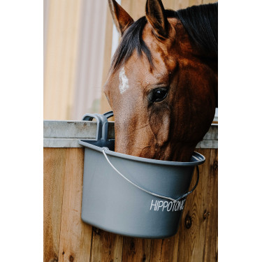 Hippotonic voederbak met haken en handvat Donkergrijs Hippotonic voederbak met haken en handvat Donkergrijs