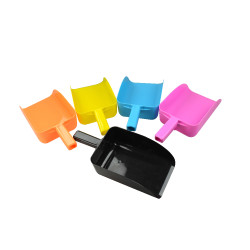 Kunststof graanschep gekleurd Zwart