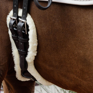 Korte Anatomische Singel schapenvacht Kentucky Zwart