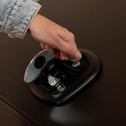 Aluminium voerbox Grooming Deluxe by Kentucky met wielen Zwart Aluminium voerbox Grooming Deluxe by Kentucky met wielen Zwart