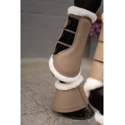 HKM Comfort Premium Mesh beenbeschermers met bont Taupe Bruin HKM Comfort Premium Mesh beenbeschermers met bont Taupe Bruin