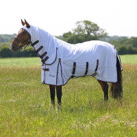 Shires Highlander Plus volledige vliegendeken Wit / kersen-zwart