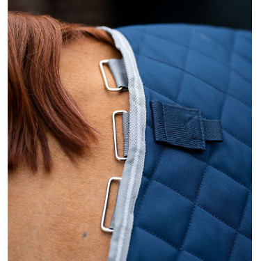 Horseware staldeken 200g met Disc-sluiting Horseware staldeken 200g met Disc-sluiting