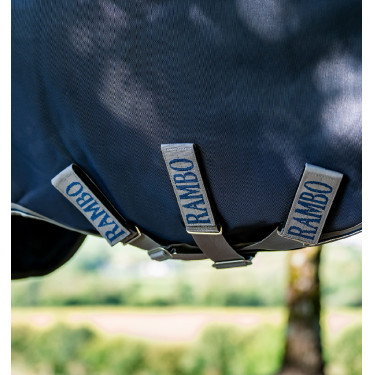 Horseware Rambo Supreme 1000D Turnout 50g deken Marine / onweer / zilvergrijs Marineblauw Horseware Rambo Supreme 1000D Turnout 50g deken Marine / onweer / zilvergrijs Marineblauw