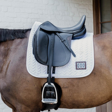 Wedstrijd zadeldek Fishbone met 2 nummers Kentucky Dressuur Wit