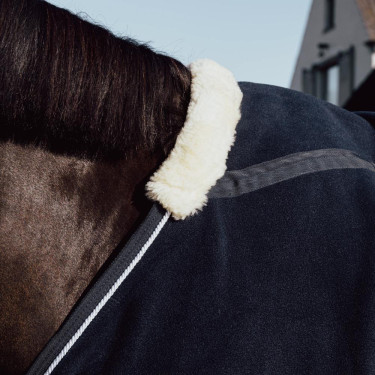Fleece paardendeken voor transport en cooling Fleece paardendeken voor transport en cooling