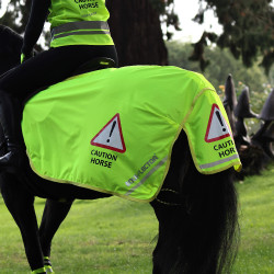 Reflecterende mesh achterdeken voor paardrijden | Shires Reflecterende mesh achterdeken voor paardrijden | Shires