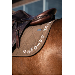 Essentiel Springzadelonderlegger GEM Equitation Tiramisu / ecru logo Bruin