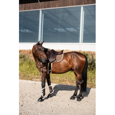 Essentiel Springzadelonderlegger GEM Equitation Tiramisu / ecru logo Bruin