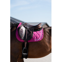 Essentiel Springzadelonderlegger GEM Equitation Marineblauw / bordeaux logo Essentiel Springzadelonderlegger GEM Equitation Marineblauw / bordeaux logo
