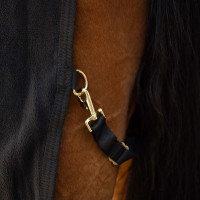 Fleece zweetdeken met hals voor paard 165 cm – zwart Fleece zweetdeken met hals voor paard 165 cm – zwart