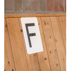Dressuurletters op plaat 20x60 m – Waldhausen