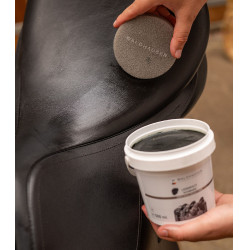 Waldhausen zwarte ledervet 500 ml Zwart