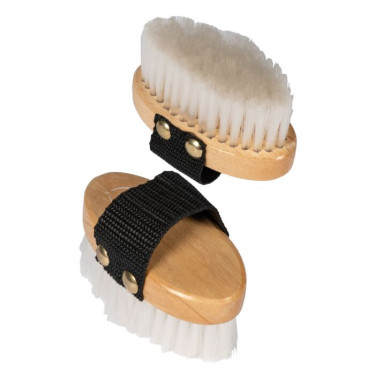 HKM houten poetsset voor hobby horsing – paardensport HKM houten poetsset voor hobby horsing – paardensport