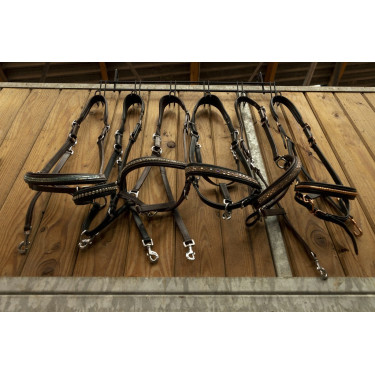 Hippotonic hoofdstelhanger 6 plaatsen, met haken Hippotonic hoofdstelhanger 6 plaatsen, met haken