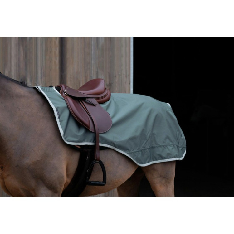 Zadeldeken Equithème Tyrex 600D gerecycled met fleecevoering Zadeldeken Equithème Tyrex 600D gerecycled met fleecevoering
