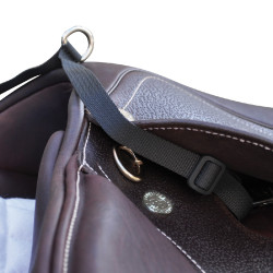 Riem voor het bevestigen van stijgbeugelriem aan airbagvest