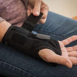 Polsbrace Carpus 1 Back on Track Polsbrace Carpus 1 Back on Track