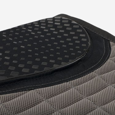 LeMieux Zelfkoelende Grip Euro Springzadeldek LeMieux Zelfkoelende Grip Euro Springzadeldek