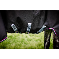Horseware Rambo Supreme Turnout Vari-layer 1680D 250g deken Marine / bordeaux Blauw Horseware Rambo Supreme Turnout Vari-layer 1680D 250g deken Marine / bordeaux Blauw